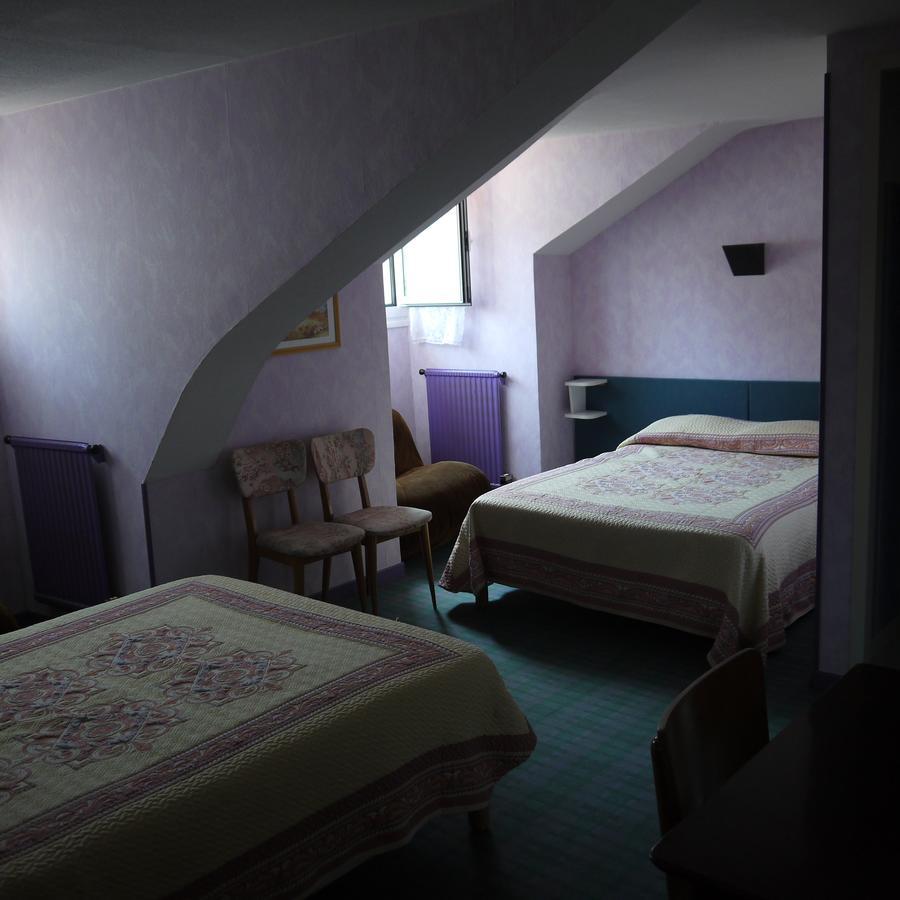 לורדה Hotel Saint-Charles מראה חיצוני תמונה
