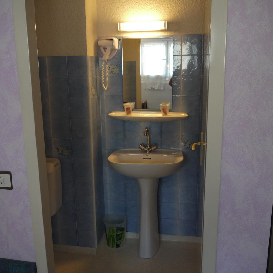 לורדה Hotel Saint-Charles מראה חיצוני תמונה